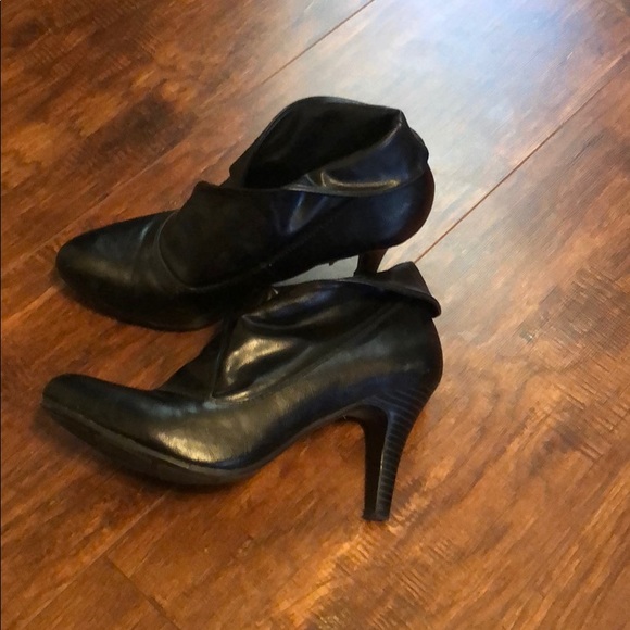 Heels - Picture 3 of 3